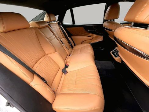 Used 2021 Lexus LS 500 w/ Interior Upgrade Package RWD image 20