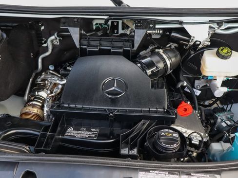 Used 2024 Mercedes-Benz Sprinter 2500 w/ Acoustic Package image 15