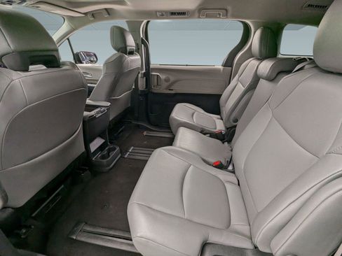 Used 2023 Toyota Sienna XLE image 20