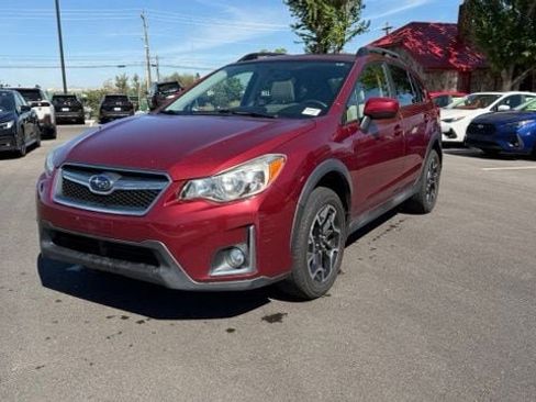 Used 2017 Subaru Crosstrek 2.0i Premium w/ Moonroof Package AWD/4WD image 5