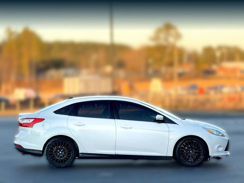 Used 2012 Ford Focus SEL image 7