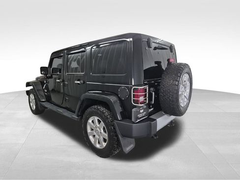 Used 2015 Jeep Wrangler Unlimited Sahara w/ Connectivity Group image 9