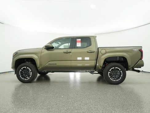 New 2025 Toyota Tacoma TRD Sport AWD/4WD image 19