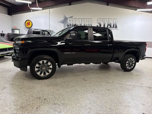 Used 2023 Chevrolet Silverado 2500 Custom w/ Custom Value Package AWD/4WD image 2