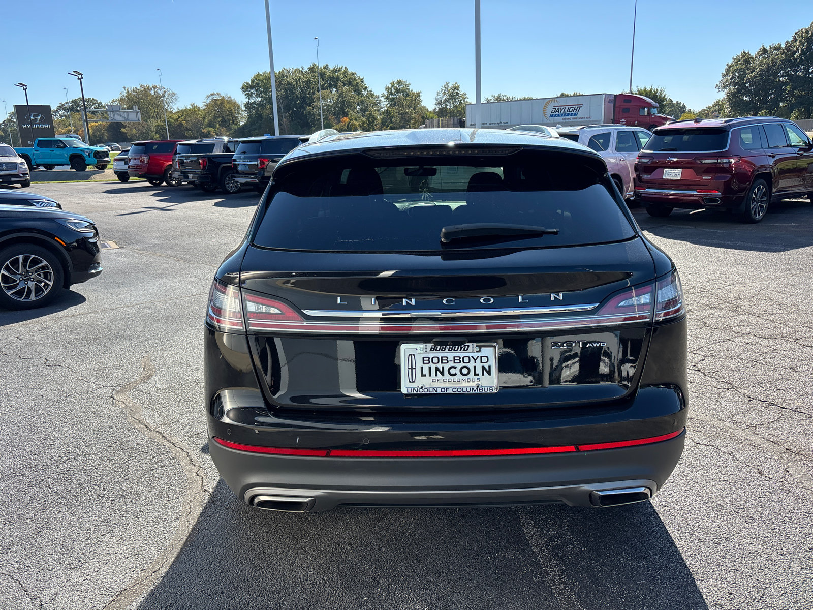 Used 2019 Lincoln Nautilus Premier AWD/4WD image 6