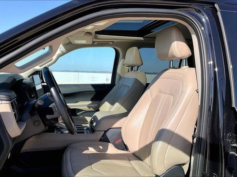 Used 2024 Ford Expedition Max Limited image 30