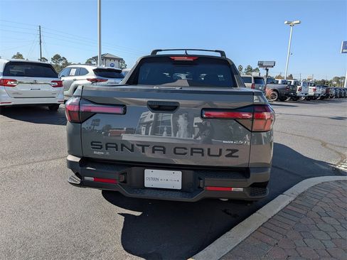 Used 2022 Hyundai Santa Cruz SEL Premium image 5
