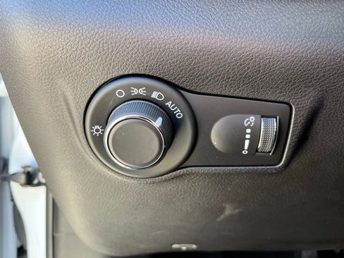 Used 2024 Jeep Compass Sport AWD/4WD image 13