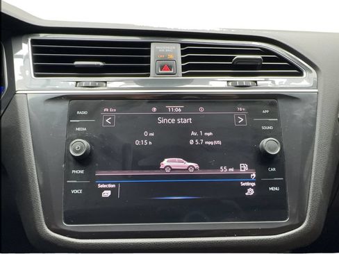 Used 2022 Volkswagen Tiguan SE w/ Panoramic Sunroof Package AWD/4WD image 50