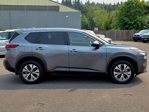 Used 2023 Nissan Rogue SV FWD image 8
