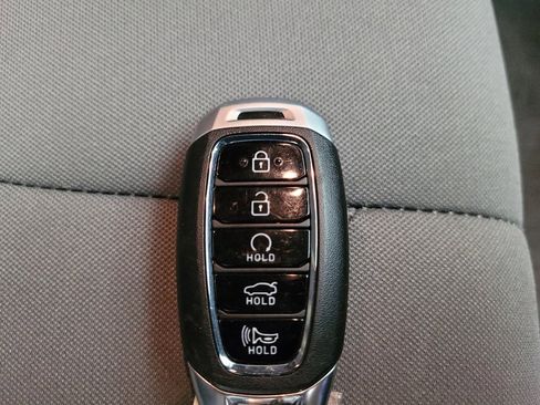 Used 2022 Hyundai Elantra SEL w/ Convenience Package FWD image 32