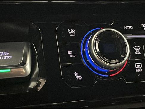 Used 2025 GMC Sierra 1500 AT4 w/ AT4 Premium Package AWD/4WD image 46