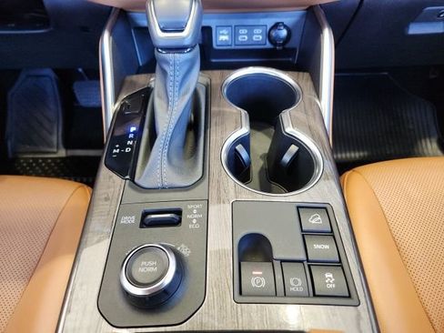 Used 2023 Toyota Highlander Platinum image 19