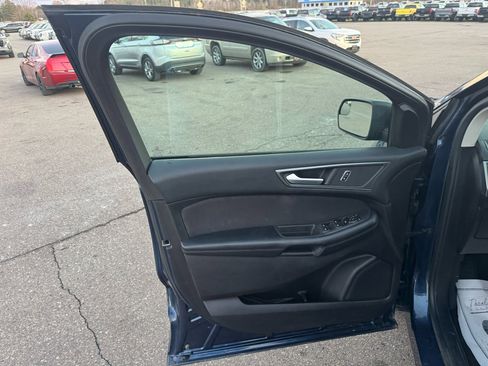 Used 2017 Ford Edge SE image 14