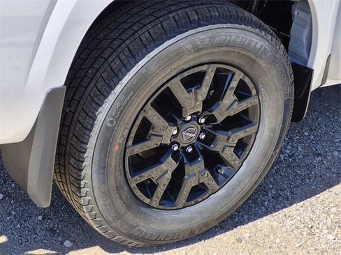New 2026 Nissan Frontier SV image 5