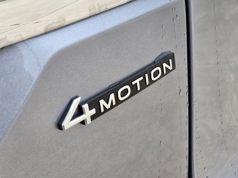 New 2026 Volkswagen Atlas SE image 9