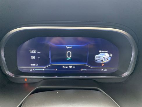 Used 2023 Chevrolet Suburban High Country w/ Premium Package 2 image 10