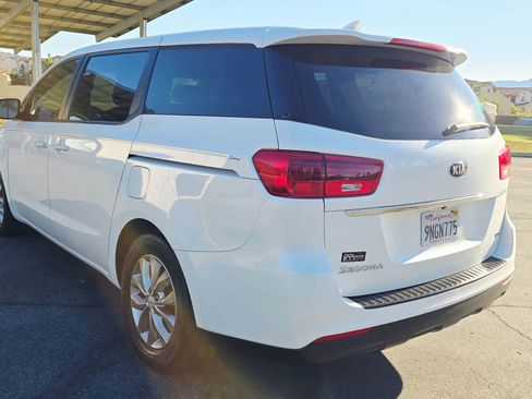 Used 2020 Kia Sedona LX image 6