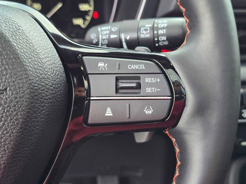 Used 2025 Honda Pilot TrailSport image 33