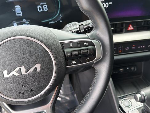 Used 2025 Kia Sportage EX FWD image 20
