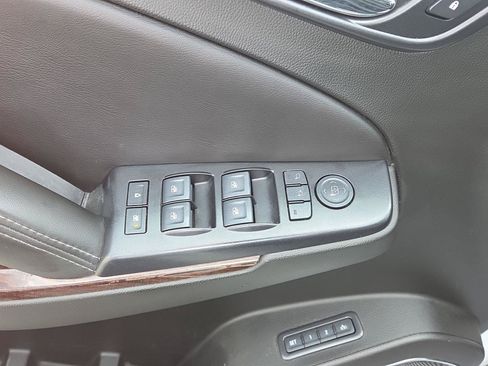 Used 2018 GMC Yukon SLT w/ Open Road Package AWD/4WD image 23