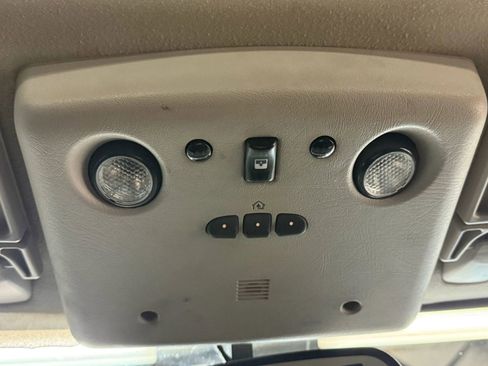 Used 2007 HUMMER H2 SUT Sport Utility Pickup 4D image 32