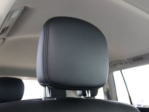 Used 2024 Nissan Armada SL image 40