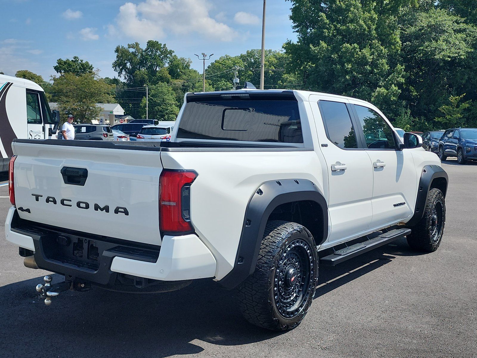 Used 2024 Toyota Tacoma SR5 AWD/4WD image 5