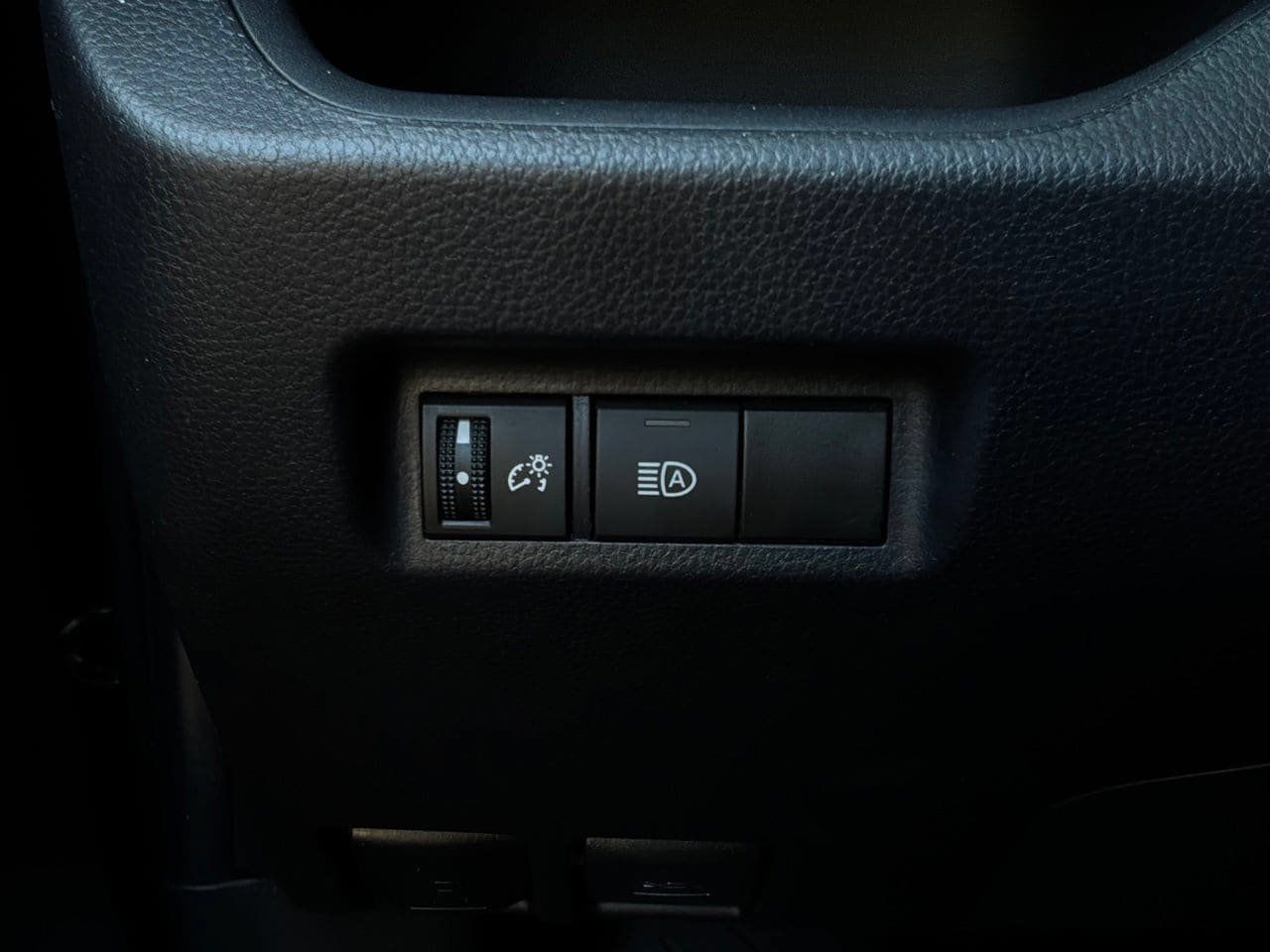Used 2025 Toyota RAV4 LE FWD image 20