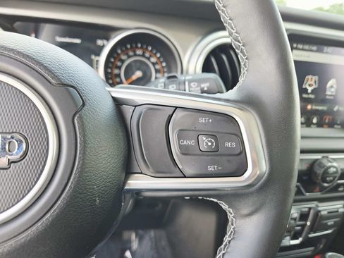 Used 2023 Jeep Wrangler Unlimited Sahara w/ Cold Weather Group AWD/4WD image 24