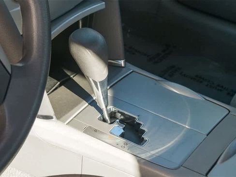 Used 2011 Toyota Camry LE image 18