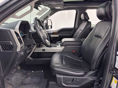 Used 2019 Ford F150 Lariat image 15