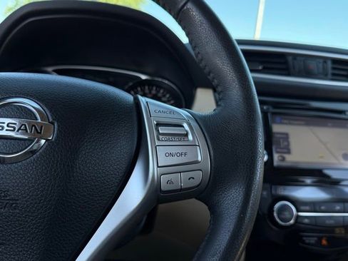 Used 2016 Nissan Rogue SL AWD/4WD image 10