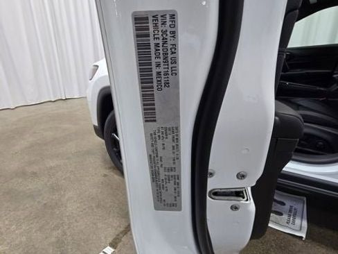 New 2026 Jeep Compass Latitude image 22