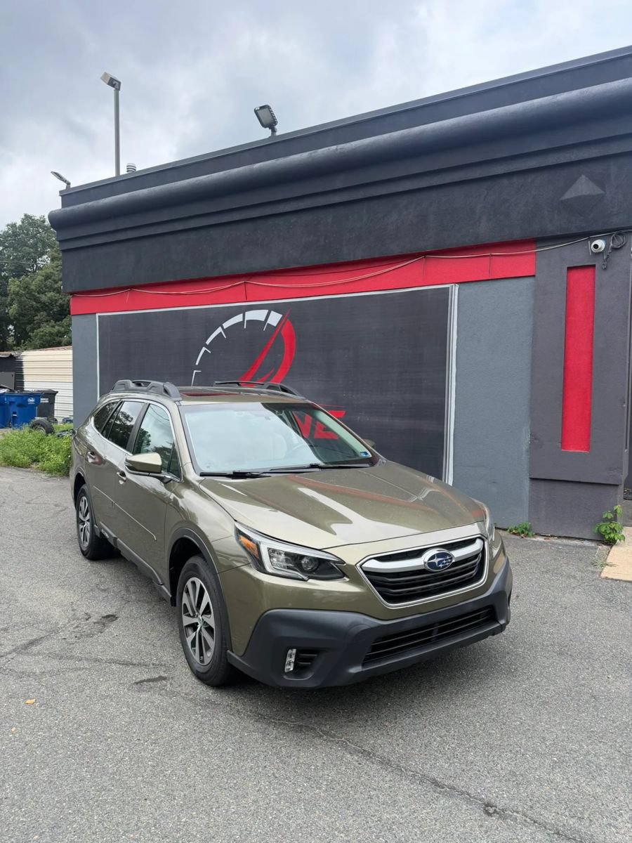 Used 2021 Subaru Outback Premium AWD/4WD image 1