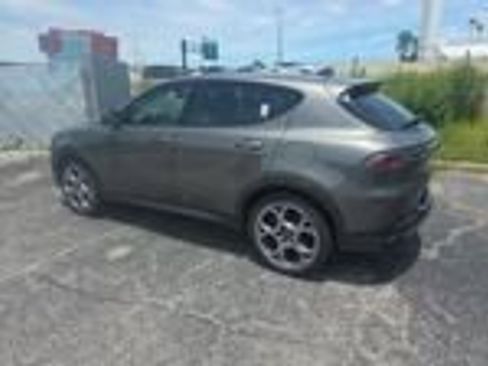 Used 2024 Alfa Romeo Tonale Veloce w/ Active Assist Package AWD/4WD image 4