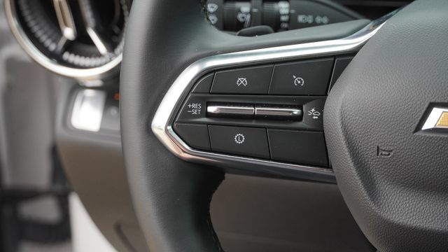Used 2026 Chevrolet Equinox LT FWD image 28