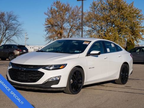 Used 2024 Chevrolet Malibu LT w/ Sport Edition image 3