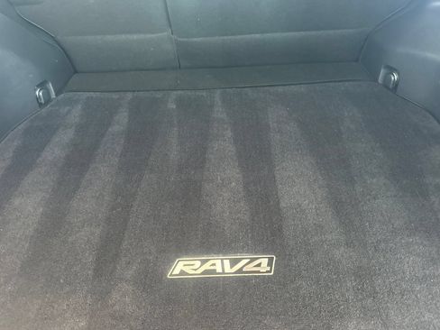 Certified 2019 Toyota RAV4 LE w/ Carpet Mat Package FWD image 18