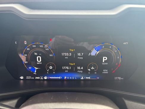 Used 2025 Chevrolet Colorado Trail Boss AWD/4WD image 18