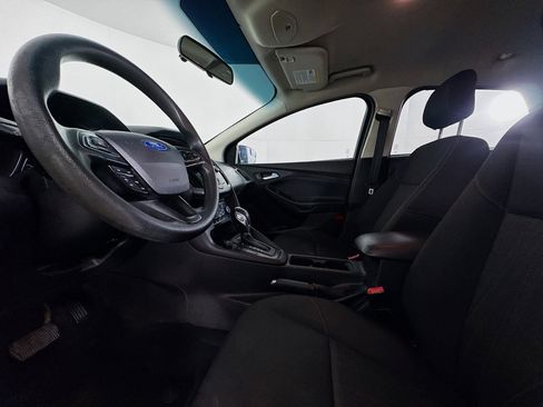 Used 2018 Ford Focus SE w/ SE Appearance Package image 20