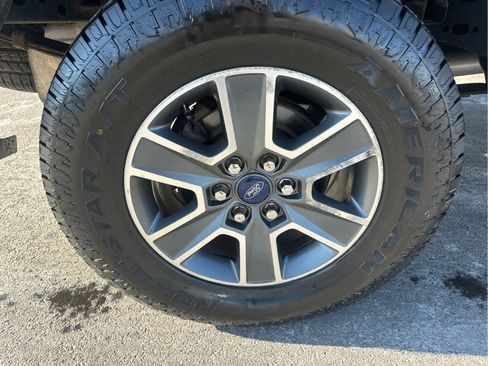 Used 2016 Ford F150 XLT w/ Equipment Group 302A Luxury image 9