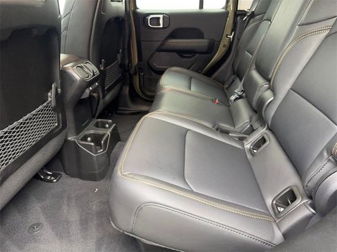 Used 2025 Jeep Gladiator Sport w/ Premium Package image 35