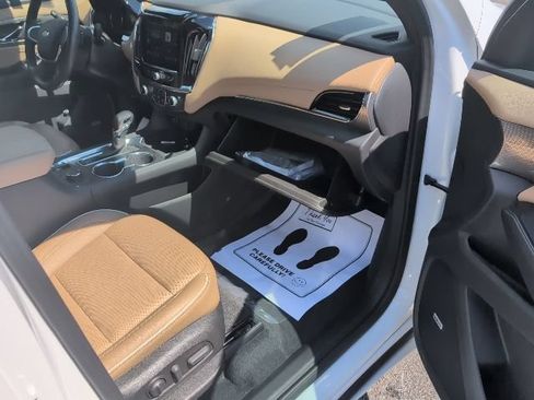 Certified 2023 Chevrolet Traverse Premier w/ LPO, Floor Liner Package AWD/4WD image 35