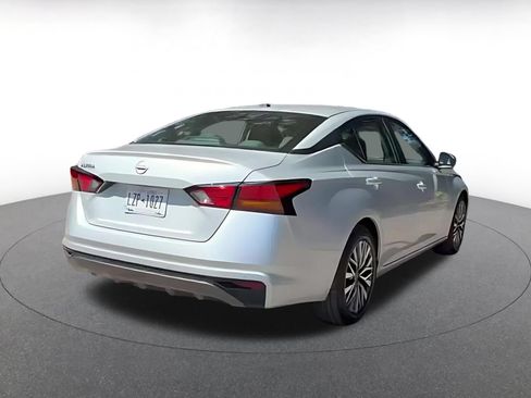 Used 2026 Nissan Altima 2.5 SV FWD image 14
