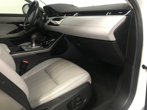 Used 2023 Land Rover Range Rover Evoque SE image 10