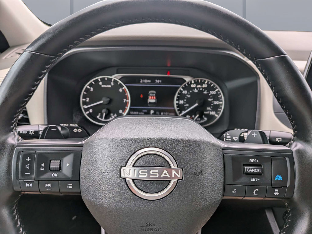 Used 2025 Nissan Rogue SV AWD/4WD image 38