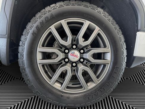 Used 2021 GMC Sierra 1500 AT4 w/ AT4 Value Package AWD/4WD image 10
