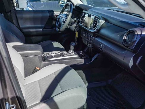 Used 2020 Toyota Tacoma SR image 15