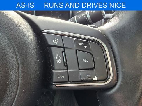 Used 2018 Jaguar XE Premium AWD/4WD image 17